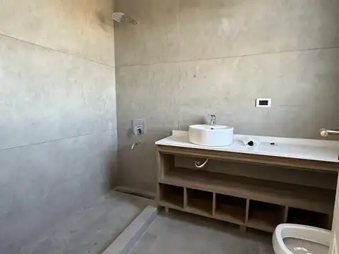 CASA EN SANTA ANA IMPECABLE - OPORTUNIDAD 