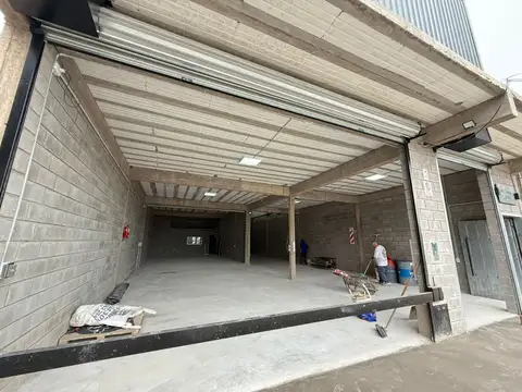 Galpon en Alquiler 11,30  mts Frente
