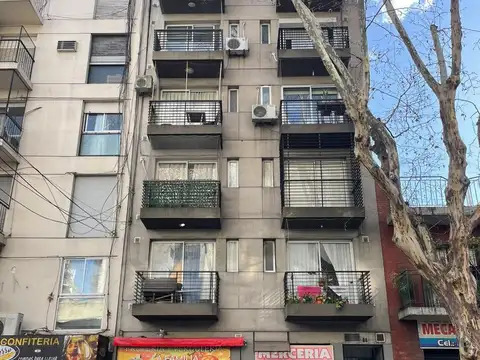 Local en Venta en Boedo Colombres 900 Vidriera y Persiana Motorizada- Bajas Expensas u$s 55.000