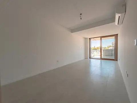 ALQUILER SEMIPISO 4 AMBIENTES A ESTRENAR CON BALCÓN Y PATIO