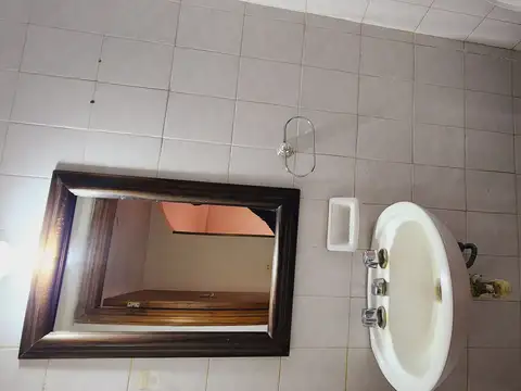 Casa en Alquiler con 1 cochera