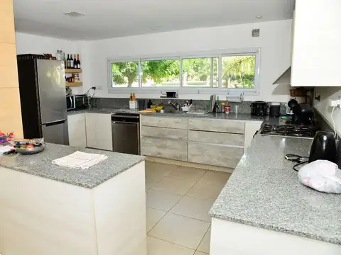CASA 5 AMBIENTES HARAS SANTA MARIA