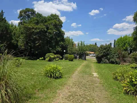 FRACCION 5.400 m2 - Ruta 8 y Los Lirios   PILAR