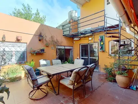 CASA 4 AMBIENTES CON COCHERA Y PARRILLA SARANDÍ (copia)