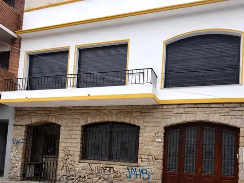 ALQUILER DE CASA 6 AMBIENTES EN RAMOS MEJIA NORTE