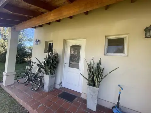 Casa en venta y alquiler en el Barrio El Aromo, Loma Verde - Escobar con una Increíble vista
