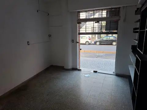 Local en Alquiler en Nuñez, $ 700.000