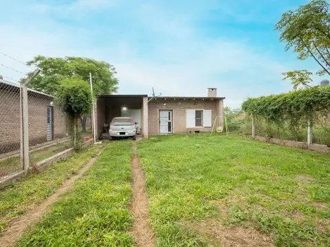 Amplia Casa con Terreno B° Conquistadores