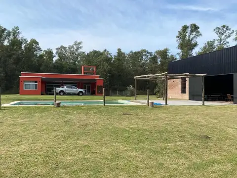 Casa en venta - 2 Dormitorios 3 Baños - Galpón - 19.900Mts2 - San Miguel del Monte