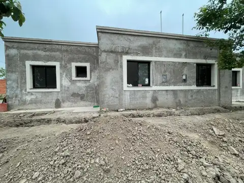 Casa 2 ambientes con 1 baño