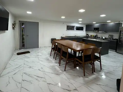 CHALET CON QUINCHO Y PILETA EN RANELAGH U$S 125.000.-