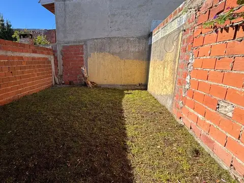 Depto Tipo Casa en Venta de 3 ambientes