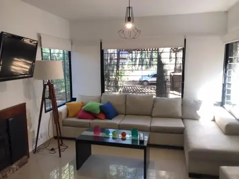 Casa en Alquiler Temporal con 1 cochera