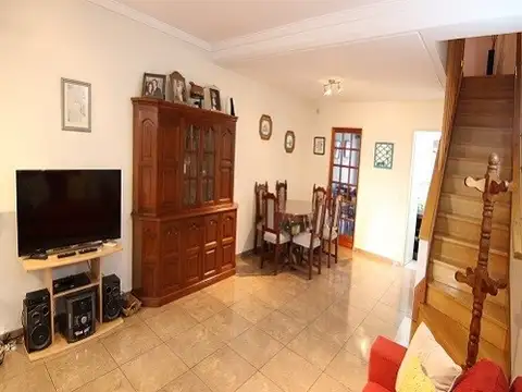 Casa en Alquiler en Olivos Maipu/Uzal, USD 1.900