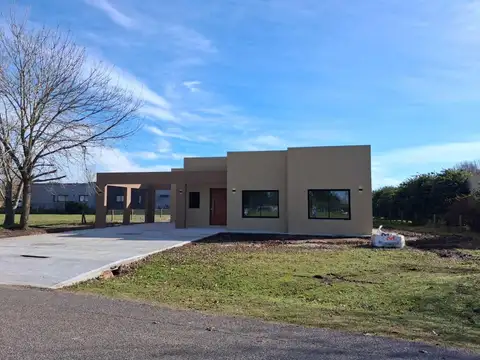 Casa en Venta en Los Alcanfores, USD 230.000