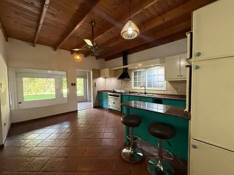 Casa en Venta con 3 cocheras