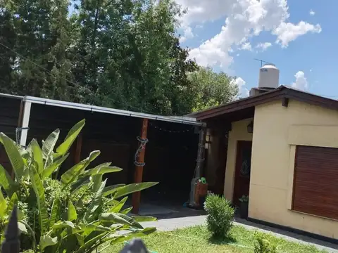 Casa en venta - 3 Dormitorios 2 Baños - Merlo