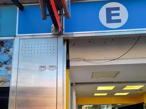 Blanco Encalada al 1600