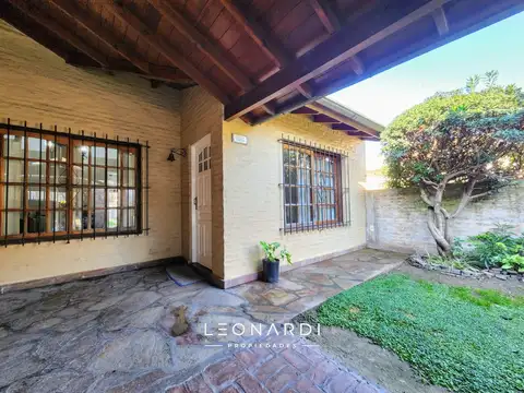 Casa 5 ambientes con 3 baños