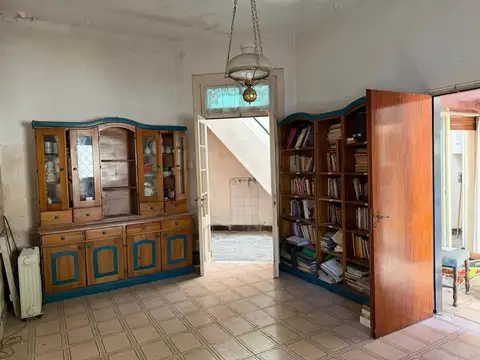 Casa sobre lote propio.  