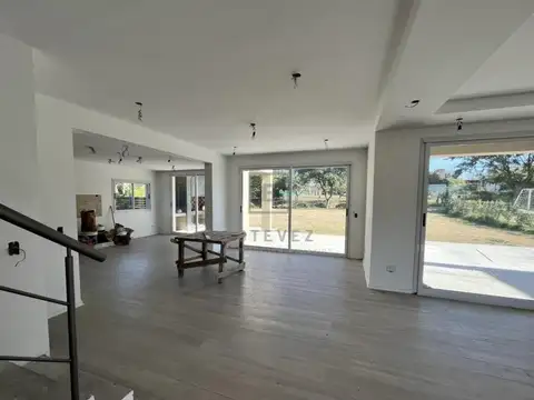 Casa 5 ambientes con 2 baños