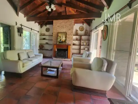 Casa en Venta con 4 cocheras