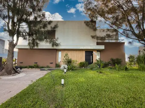 CASA EN VENTA 4 AMBIENTES SANTA RITA LOTE INTERNO