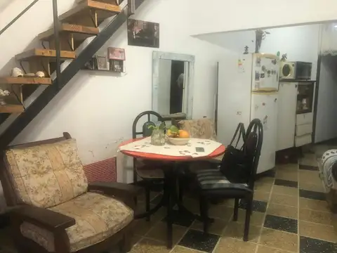 Depto Tipo Casa 5 ambientes con 1 baño