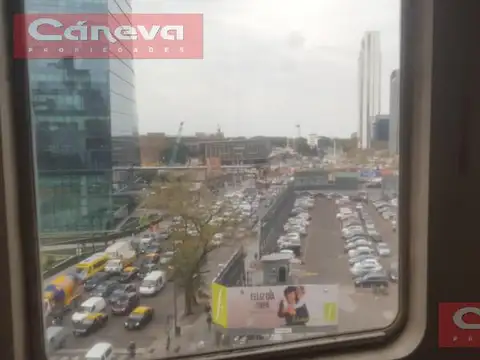 Oficina 18 ambientes con 6 baños