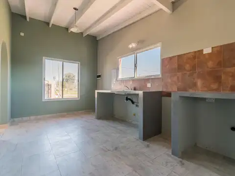 Casa 2 ambientes con 1 baño