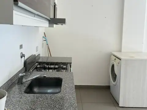 Excelente Monoambiente al Frente 34 m2 c/ Balcón