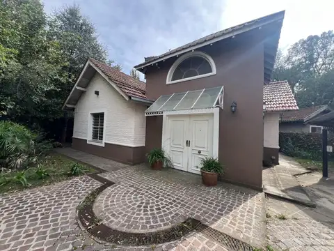 casa en Villa Udaondo.
