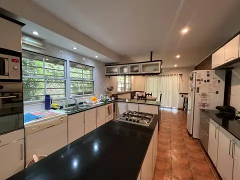 casa en Villa Udaondo.