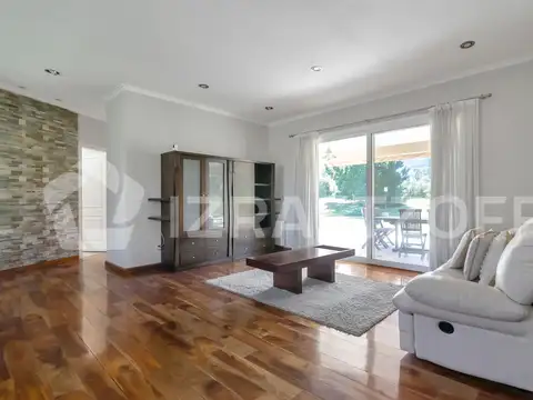 Casa en Alquiler de 3 dormitorios