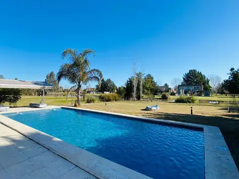 Casa en Venta con 2 cocheras