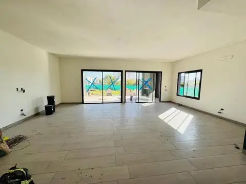 Casa en Venta en Pilar del Este - Santa Elena, USD 199.000