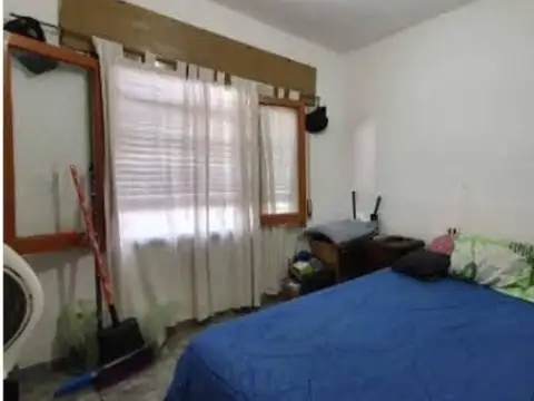 Casa 5 ambientes con 1 baño