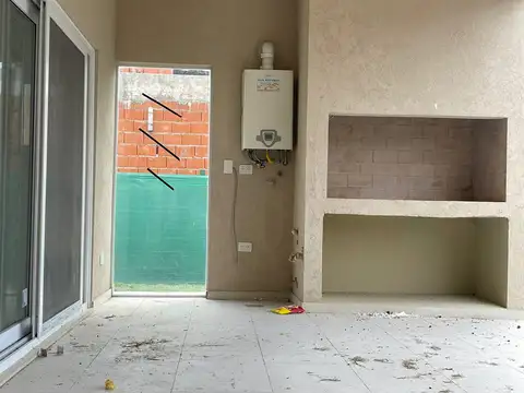 Casa 5 ambientes con 3 baños