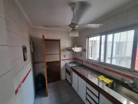 Depto Tipo Casa en Venta 50 años