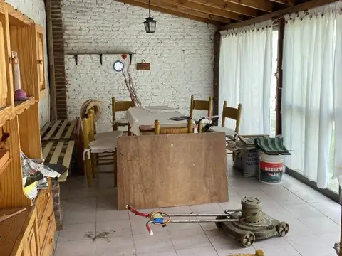 LOTE CON CASA DE TRES AMBIENTES A REFACCIONAR