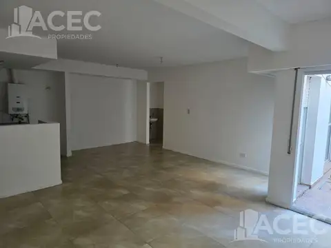 Crespo 500 - Planta Baja  Dpto A c/ Patio