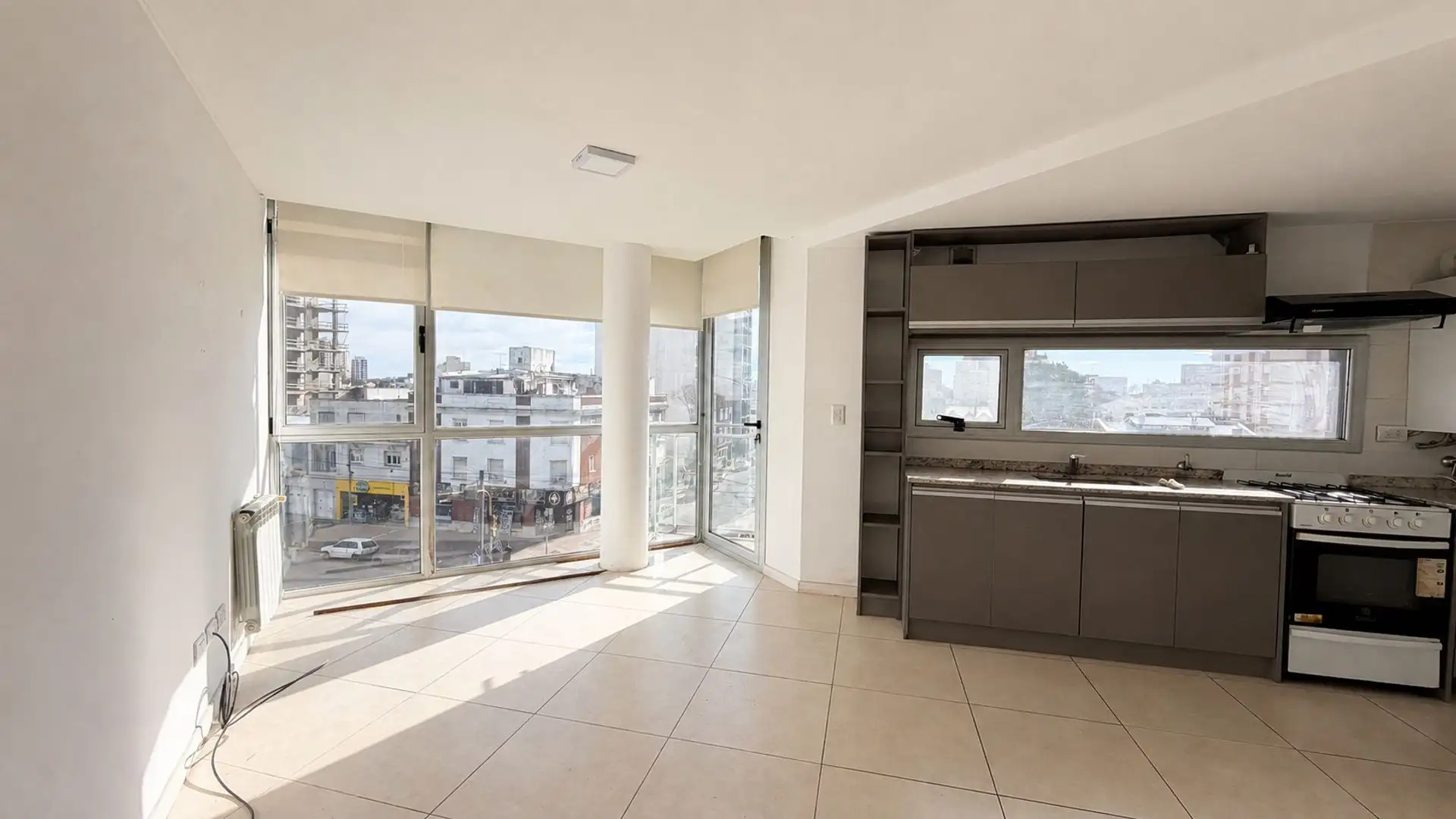 VENTA Depto 2 amb c/Cochera Plaza Mitre