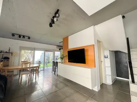 Depto Tipo Casa en Venta en Olivos, USD 349.000