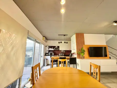 Depto Tipo Casa en Venta con 1 cocheras