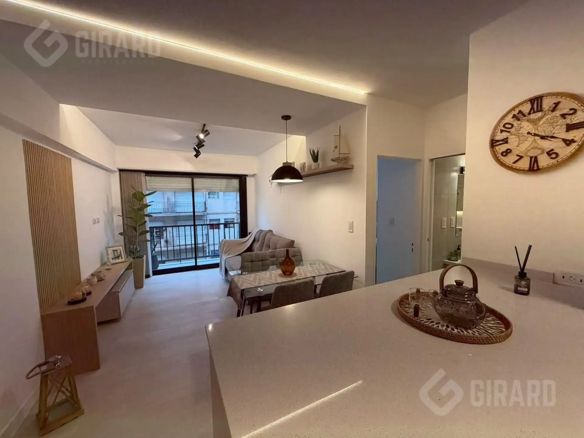 Venta de Departamento 2 ambientes en zona centro. Reciclado y amoblado