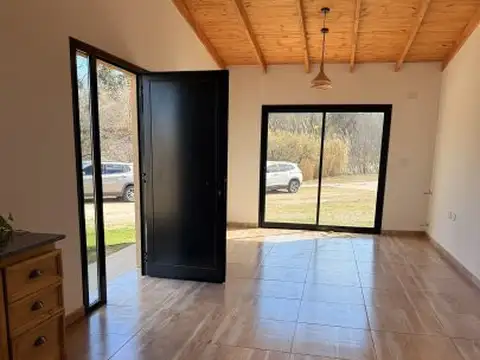 Casa 3 ambientes con 2 baños