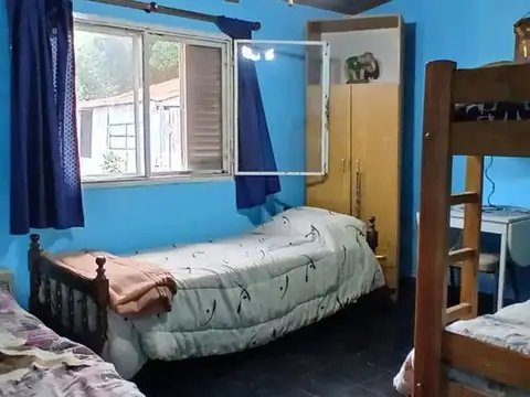 3 de Febrero 200