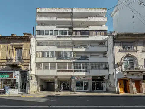 Departamento de 3 dormitorios más dependencias de servicio en Barrio Martin