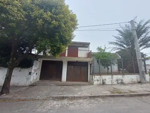 VENTA Casa 3 dormitorios - Zona Ruta 20