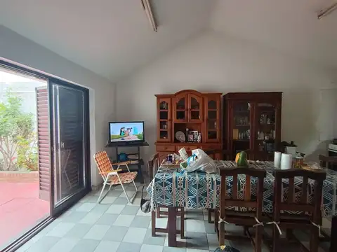Casa 3 ambientes con 2 baños